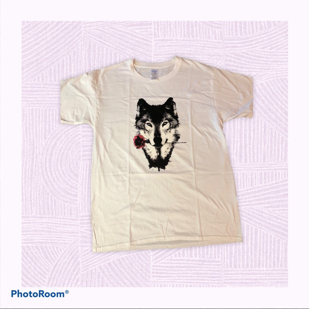 Wolf holding a rose t shirt